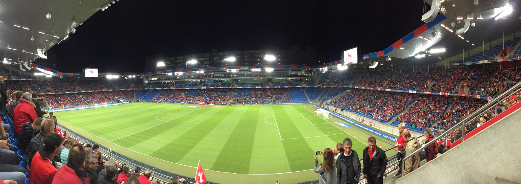 St. Jakob-Park in Basel vor dem Spiel Schweiz–Slowenien, 5. September 2015.