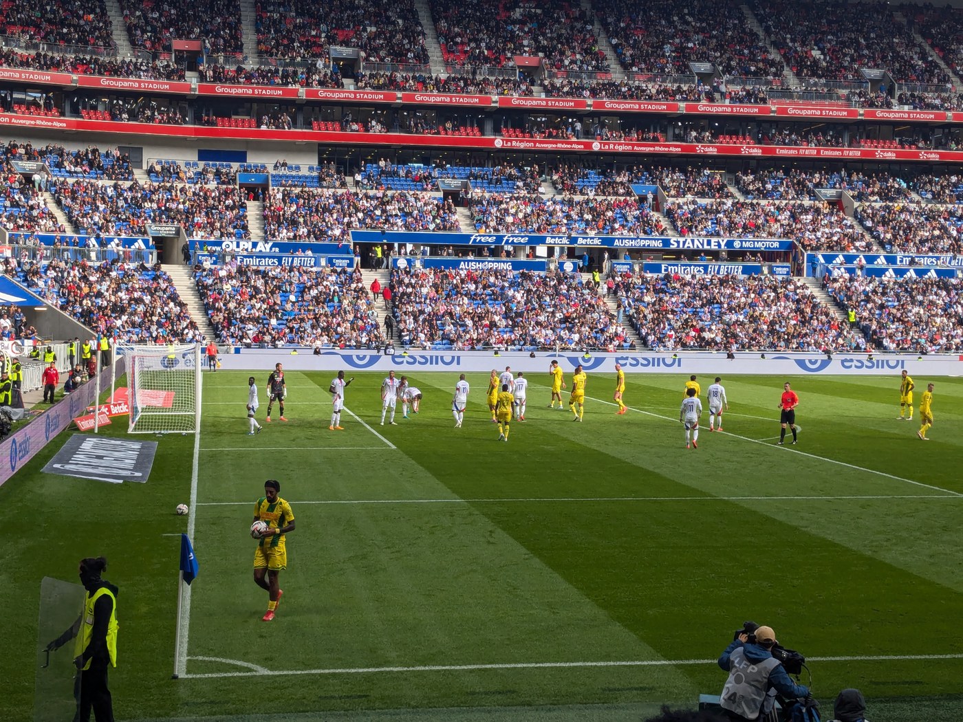 Joueurs de Lyon et de Nantes au Groupama Stadium lors du match du 6 octobre 2024.